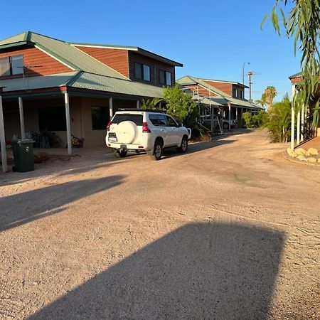 The Ningaloo Breeze Villa 5 Exmouth Eksteriør billede